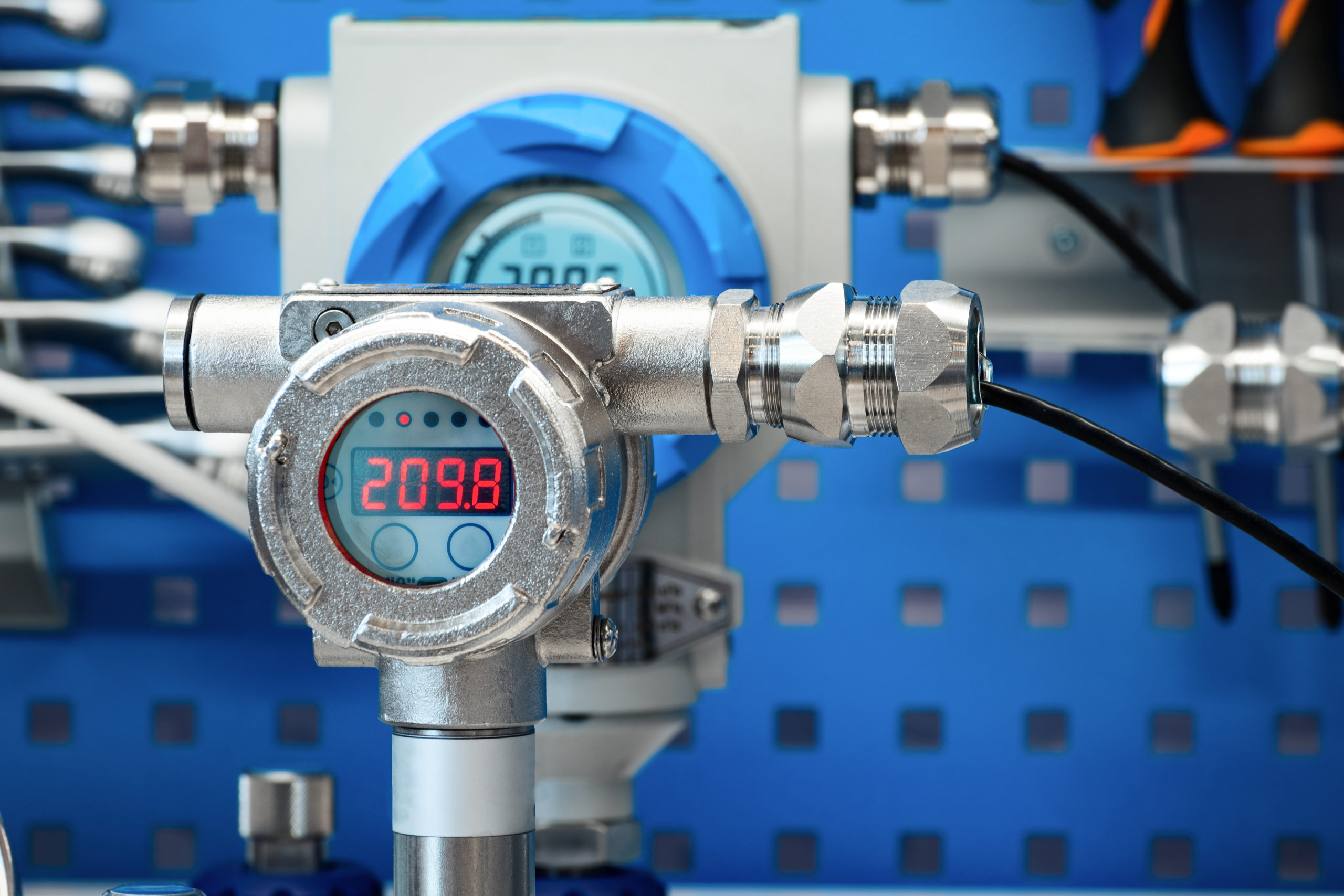 Electronic manometers. Modern instruments for measuring pressure.