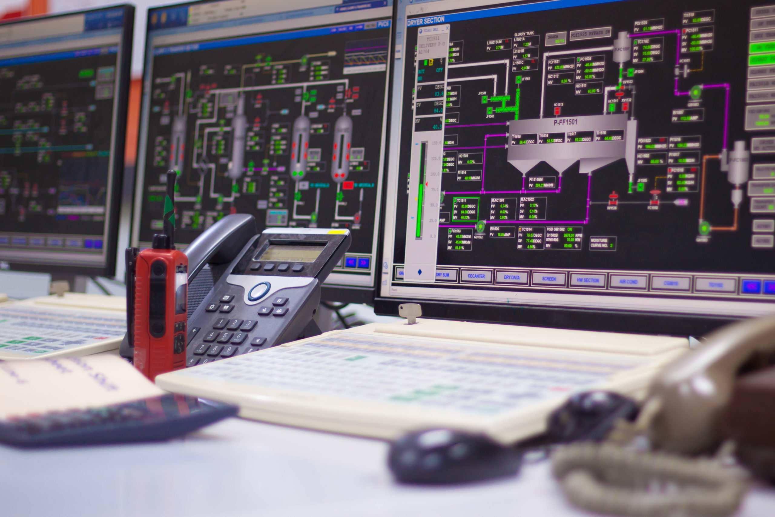 Control stations with screens managing the automation of loading flows in factories using IBITruck