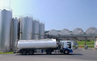 Digital management of truck check-in and reception process